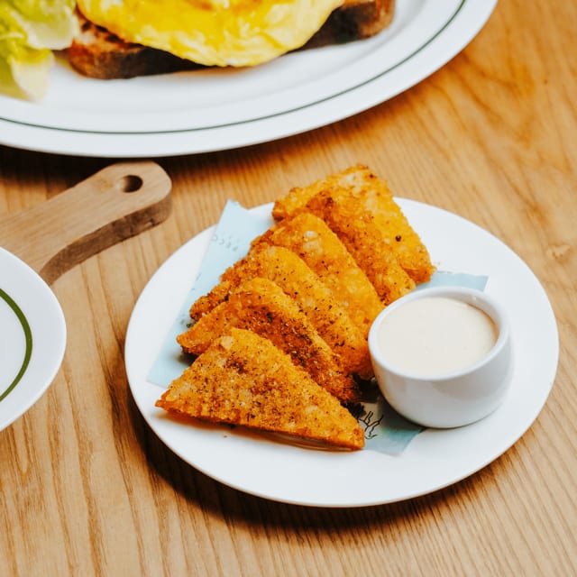CRISPY HASH BROWNS.