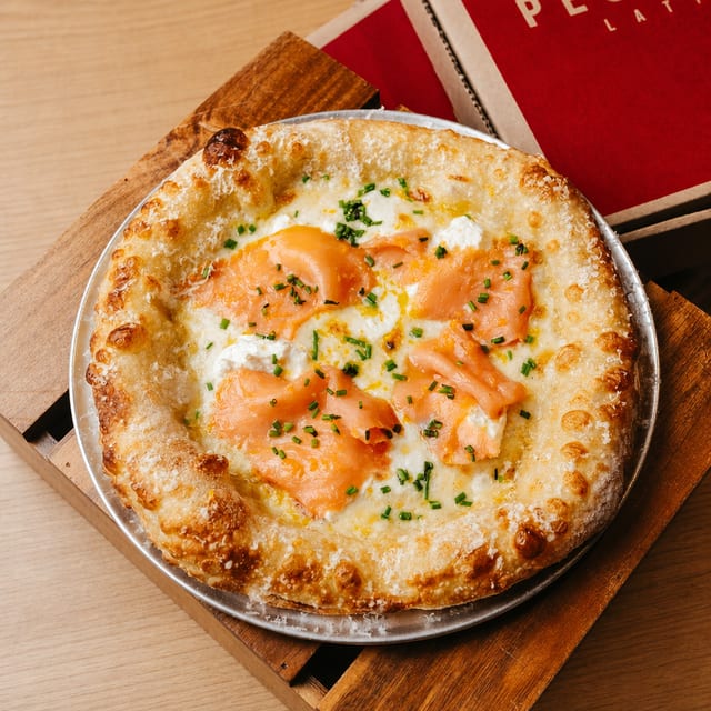 SMOKED SALMON PIZZA.