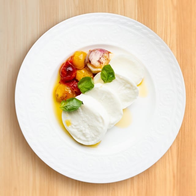 HAND STRETCHED MOZZARELLA & CONFIT HEIRLOOMS.