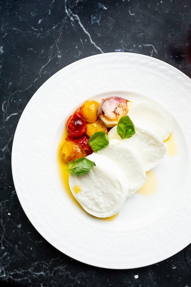 HAND STRETCHED MOZZARELLA & CONFIT HEIRLOOMS